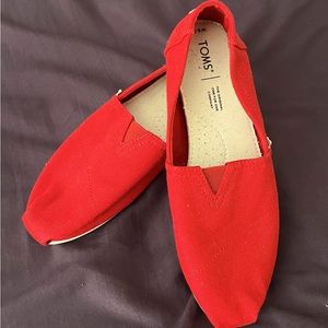 Women’s Toms size 8.5